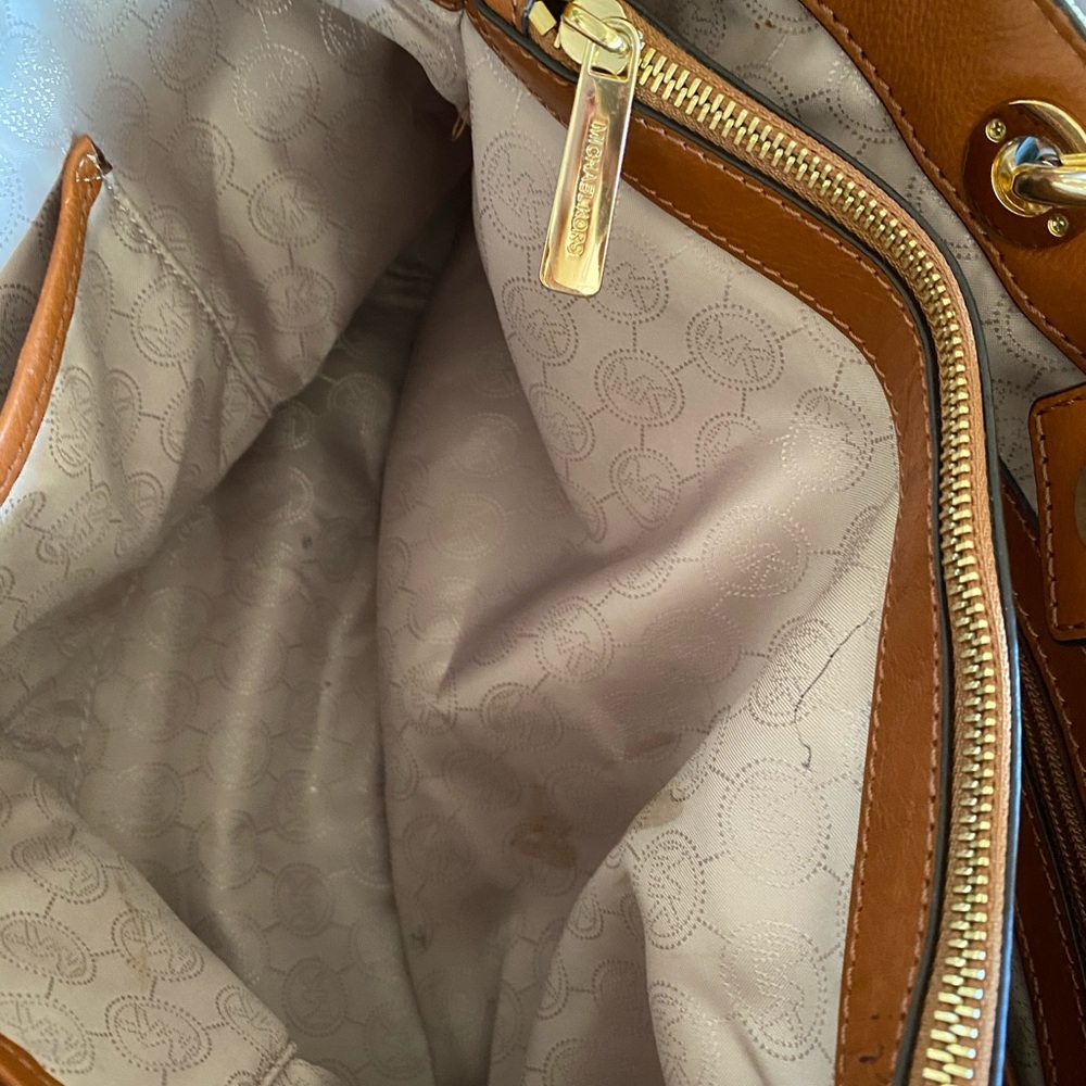 Michael Kors tote/crossbody w tortis handle - Picture 6 of 8